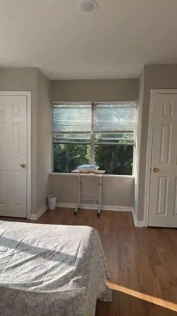 Cozy, spacious room only $480