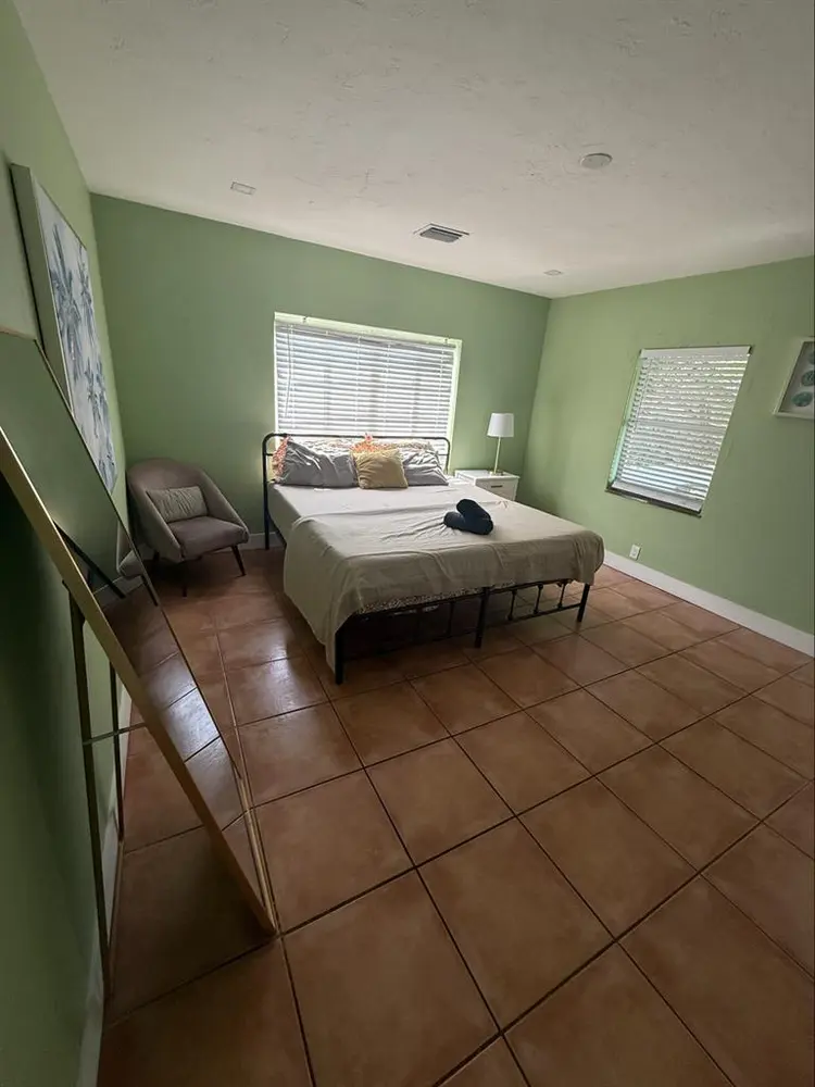 Furnished private room Miami River
