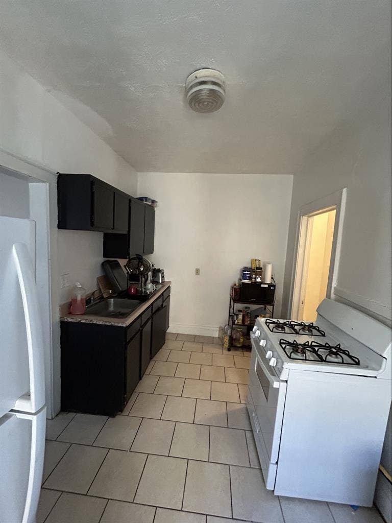 2b1b apartment room