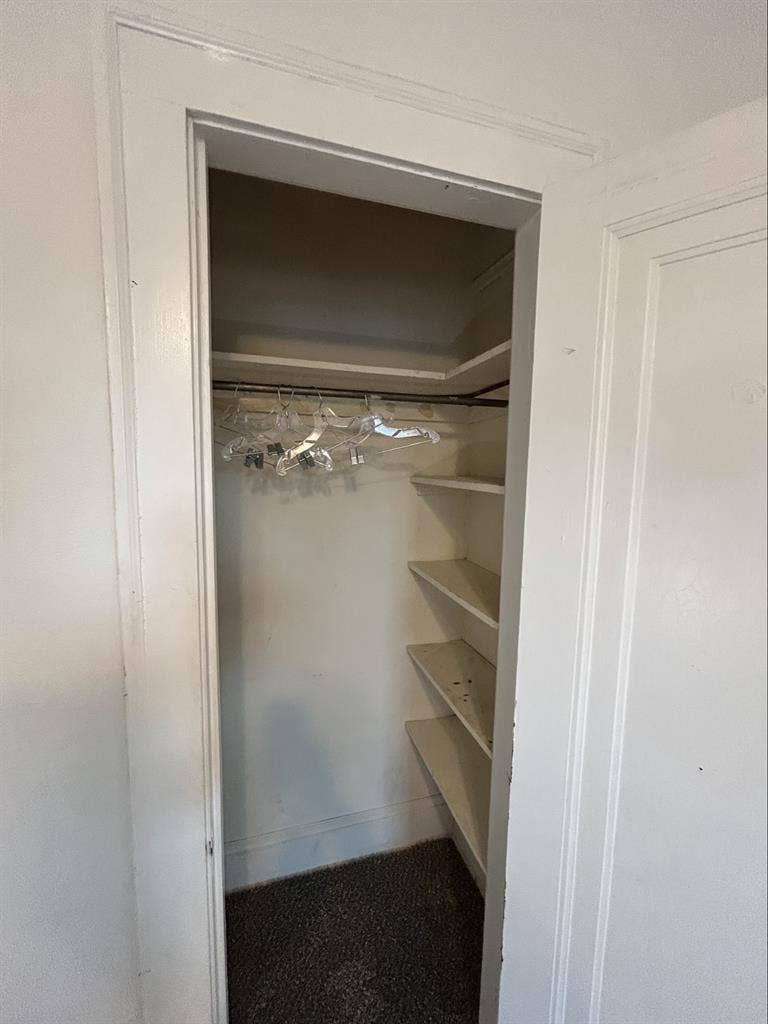 2b1b apartment room