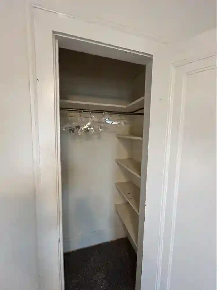 2b1b apartment room