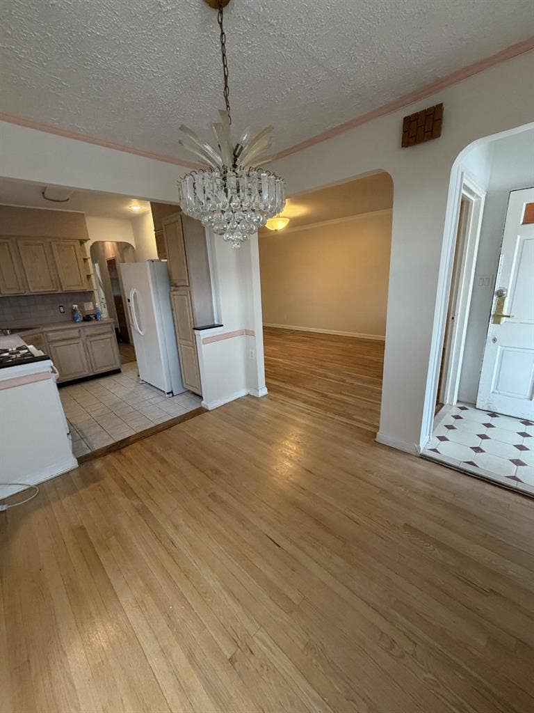 🏡❣️ Newly Renovated 2 bed 1 bath