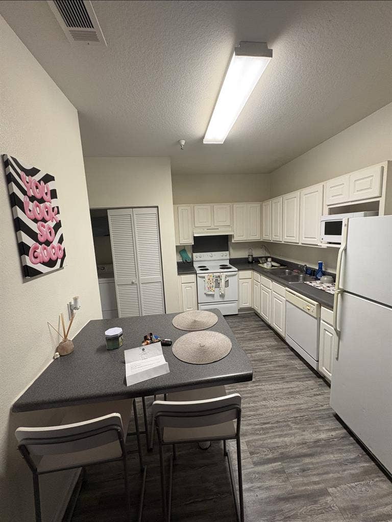 Sublease! immediate move in!