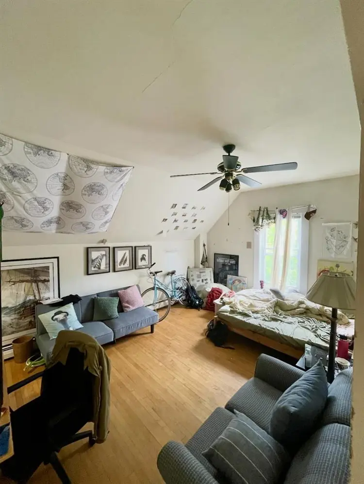 Room in Hanover Apartment