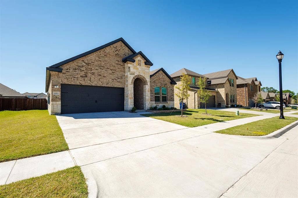 4 BR in Garland