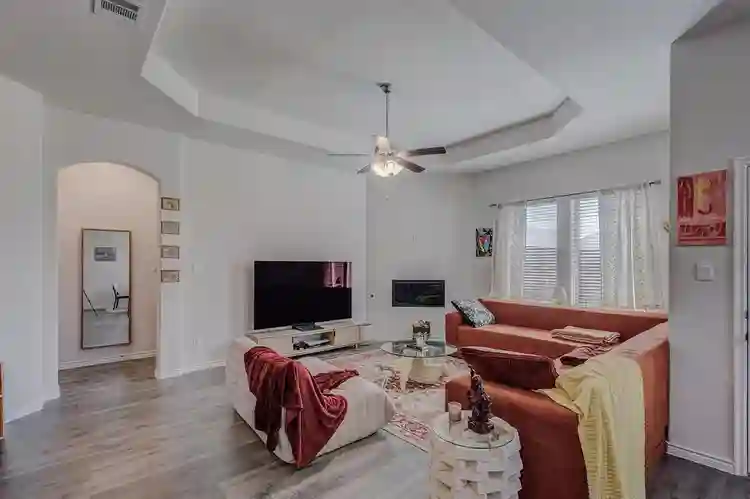 4 BR in Garland
