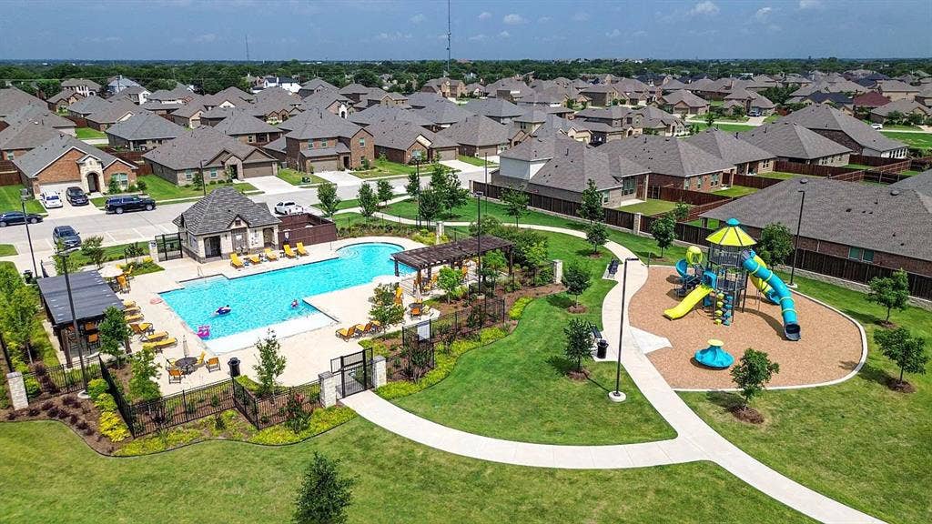 4 BR in Garland