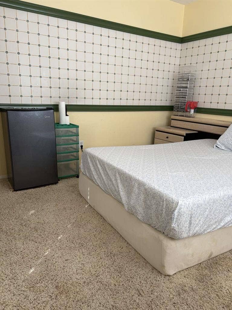 2 room available (Big and medium)