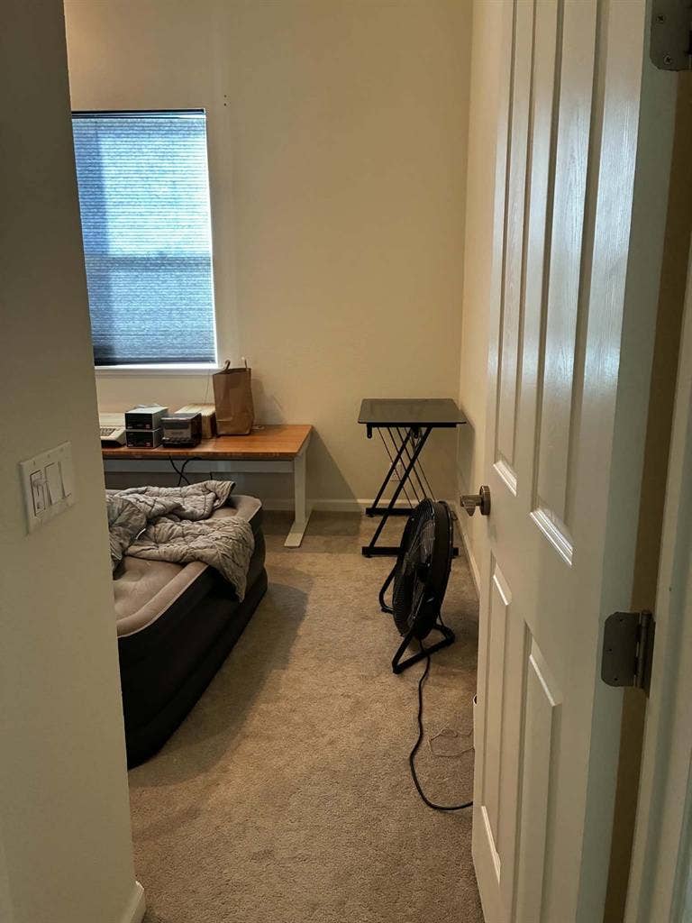 2 rooms available in 3br townhome