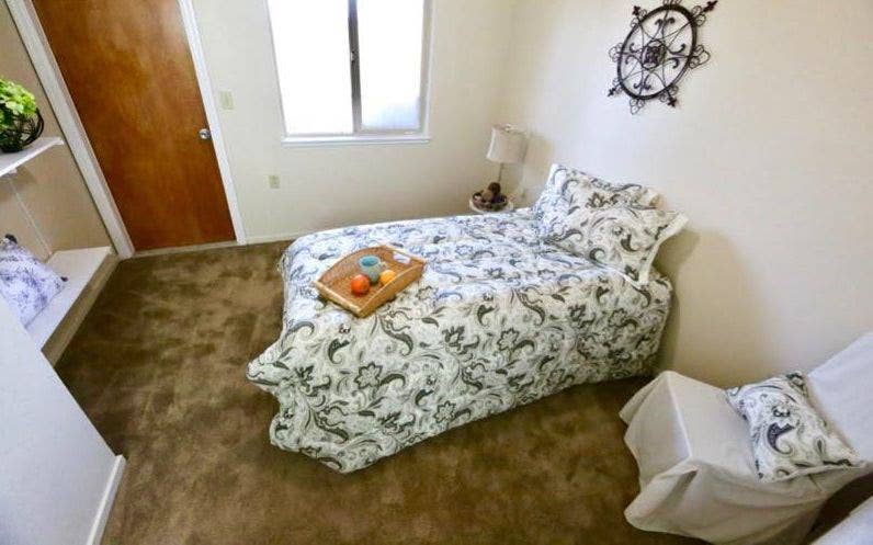 Room - Spacious and Luxurious Condo