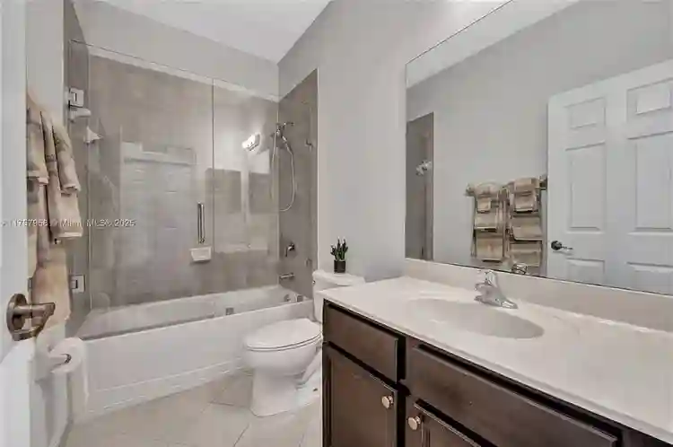 Bedroom For Rent