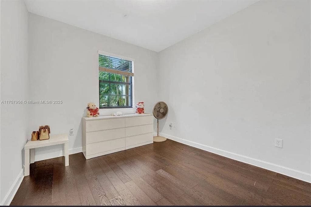 Bedroom For Rent