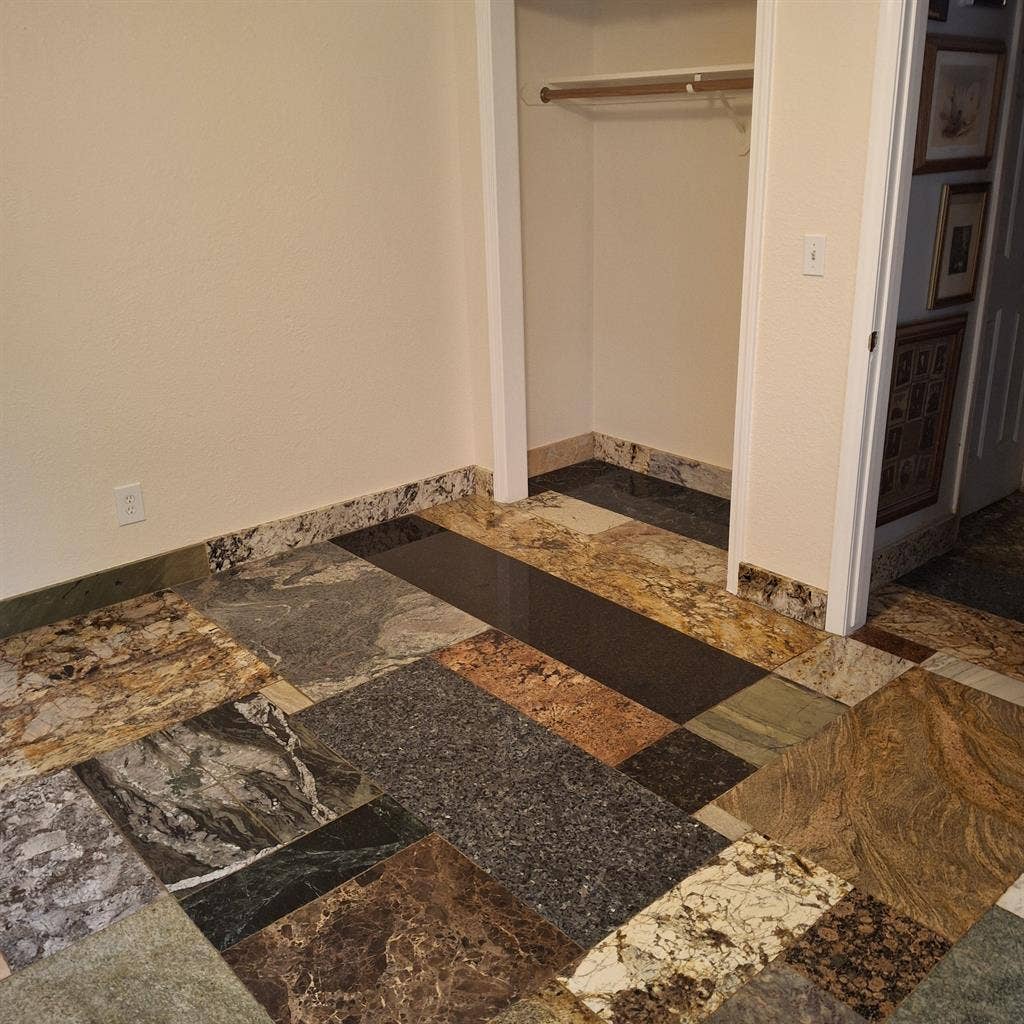 Room for rent-granite/marble floors