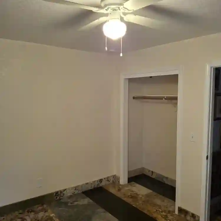 Room for rent-granite/marble floors