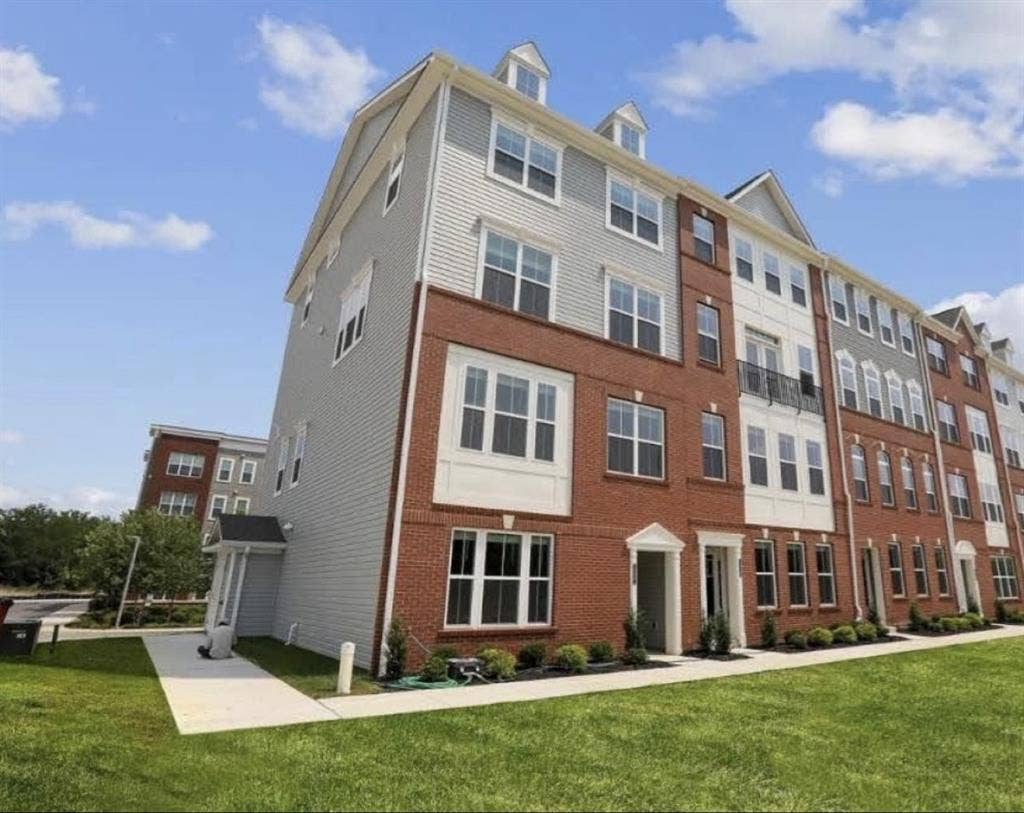 Subleased townhome in Elkridge, MD.