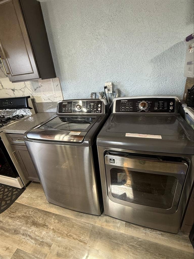 1 Nice bedroom available moving in