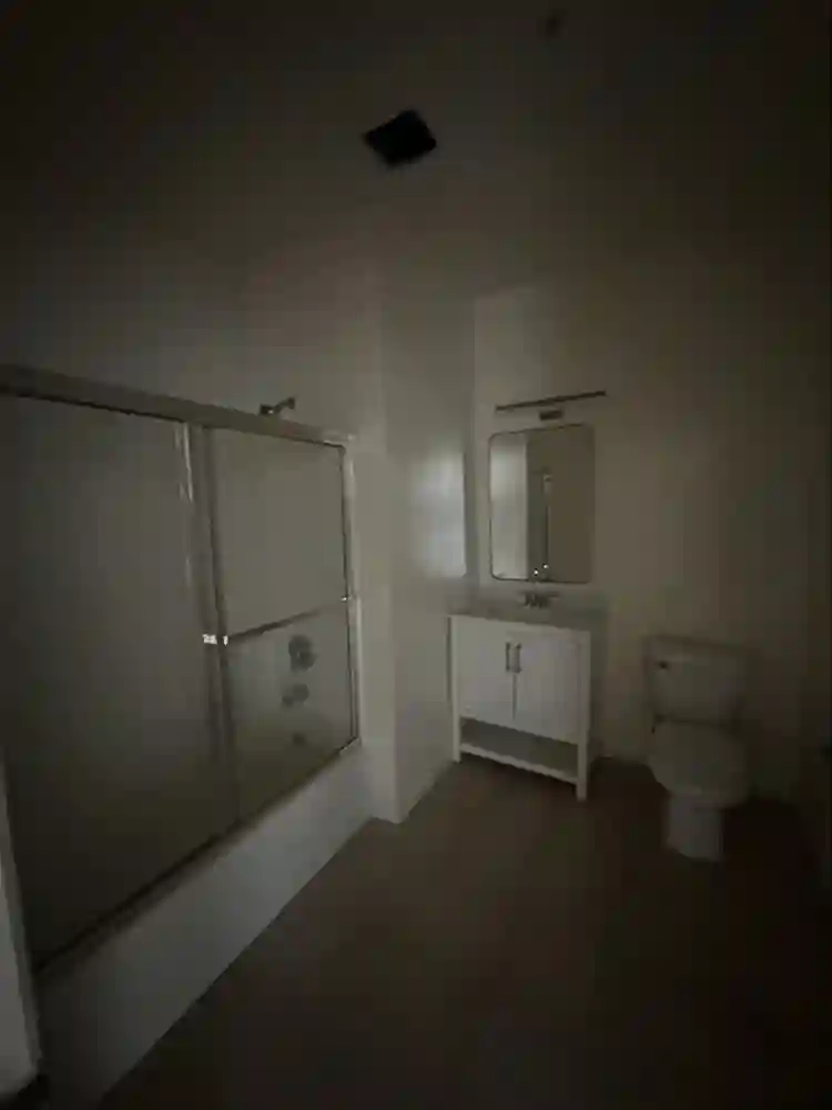 Two Rooms available in Van Nuys