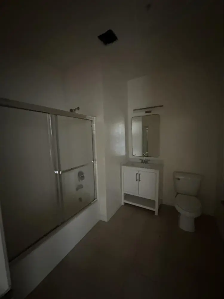 Two Rooms available in Van Nuys