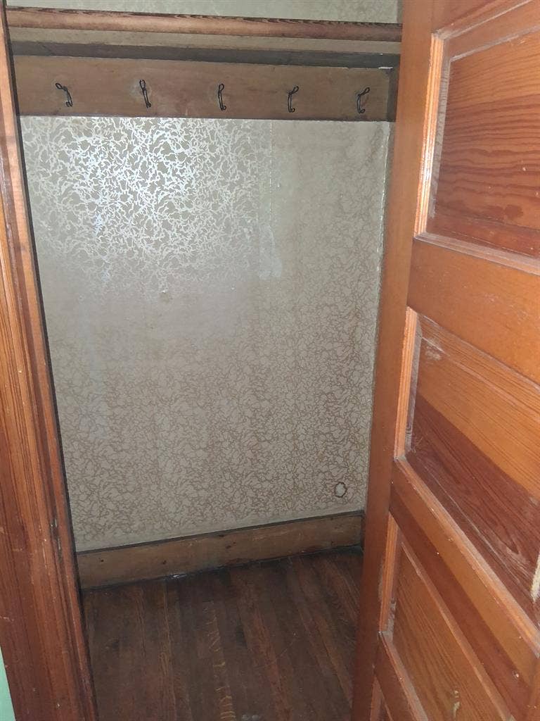 Mid sized room