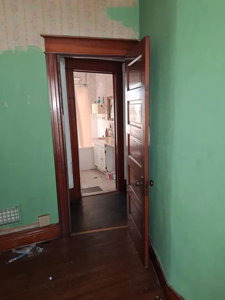Mid sized room