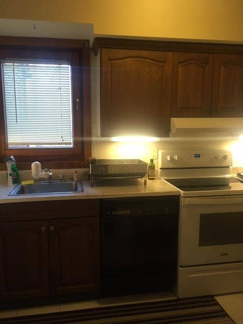 Looking for a male roommate