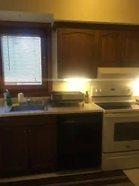 Looking for a male roommate