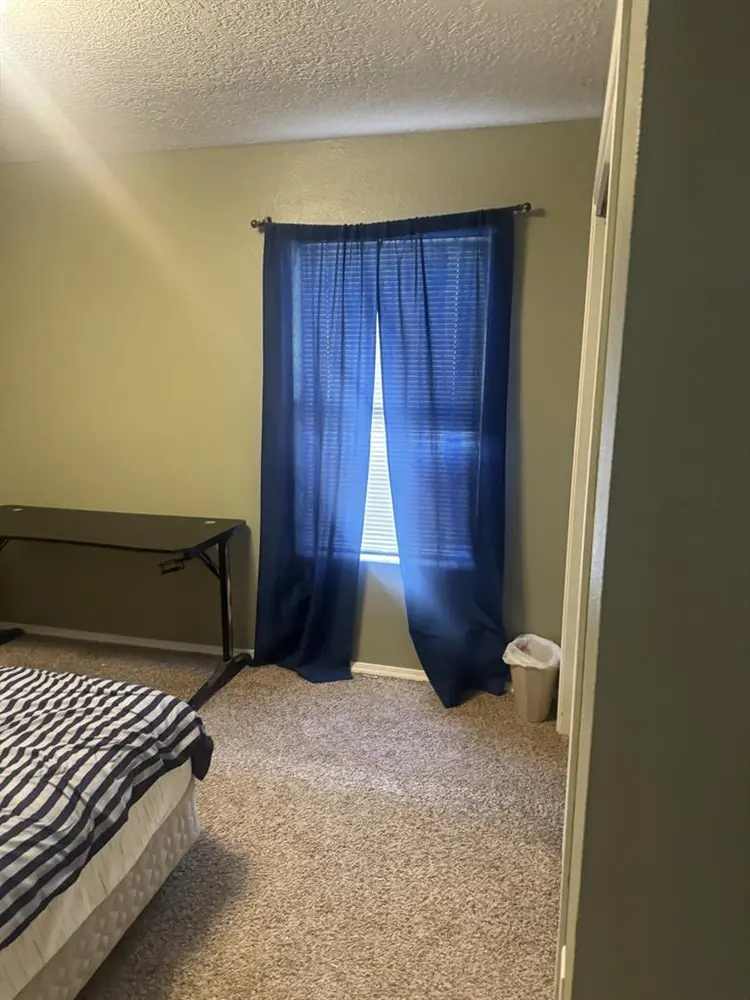 Private room with Private Bathroomm