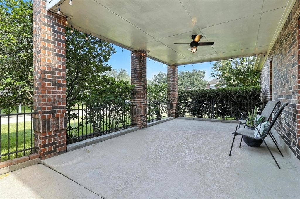 Master bedroom for rent