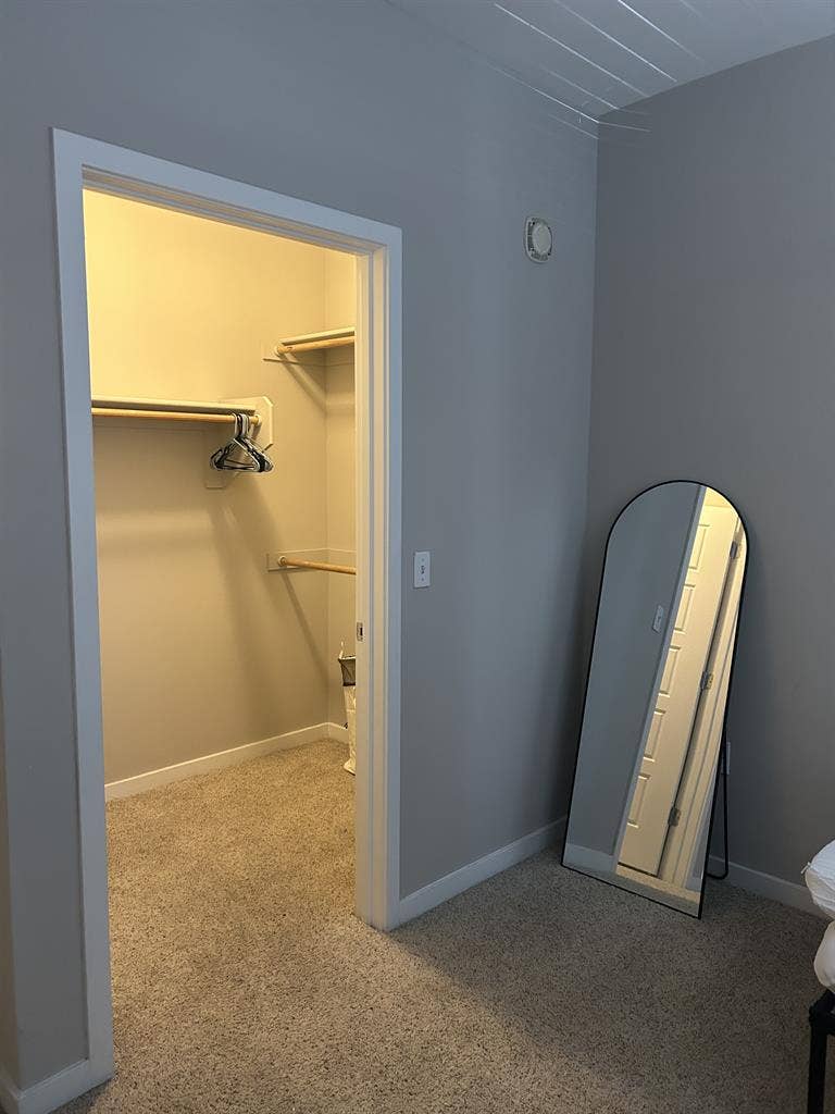 Female roommate Downtown Phoenix