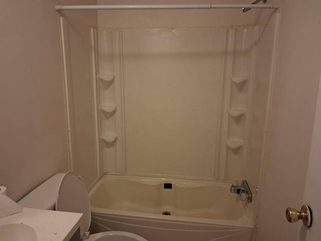 🏠Room for rent- North Charleston
