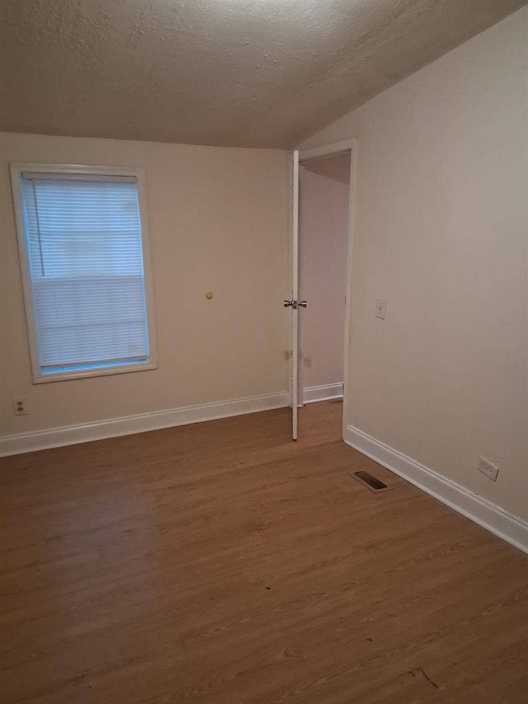 🏠Room for rent- North Charleston