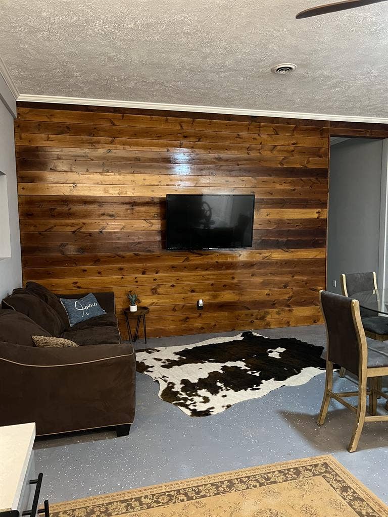 2 bed 1 bath apartment