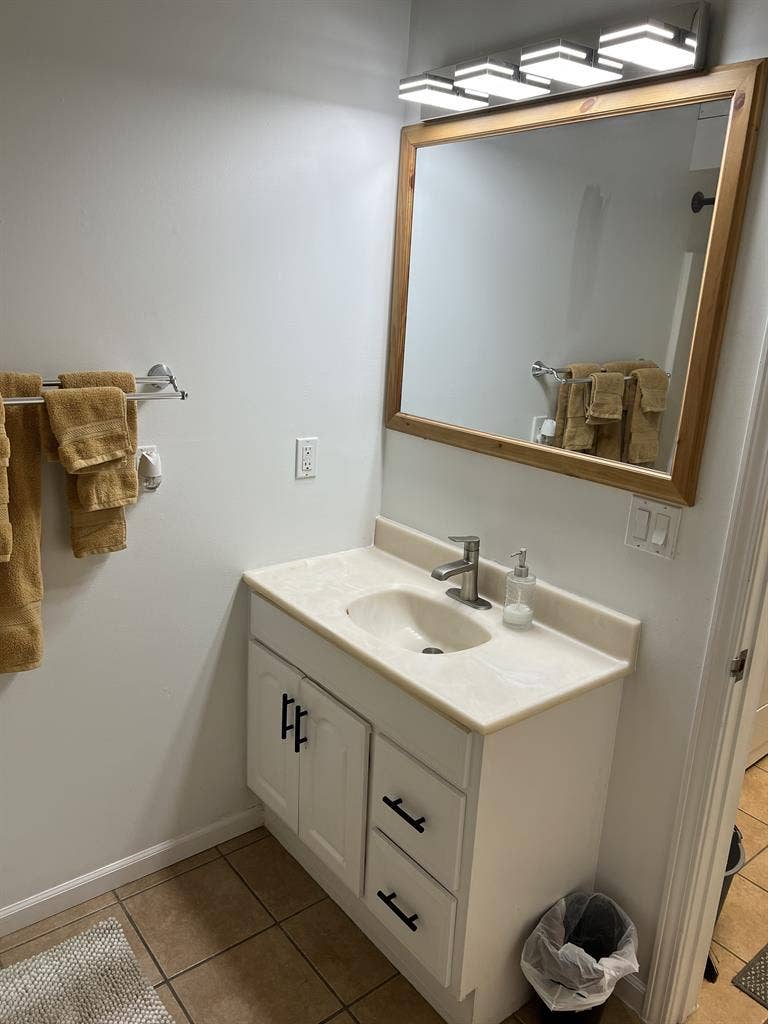 2 bed 1 bath apartment