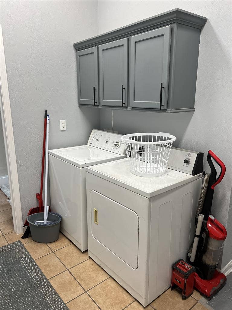 2 bed 1 bath apartment