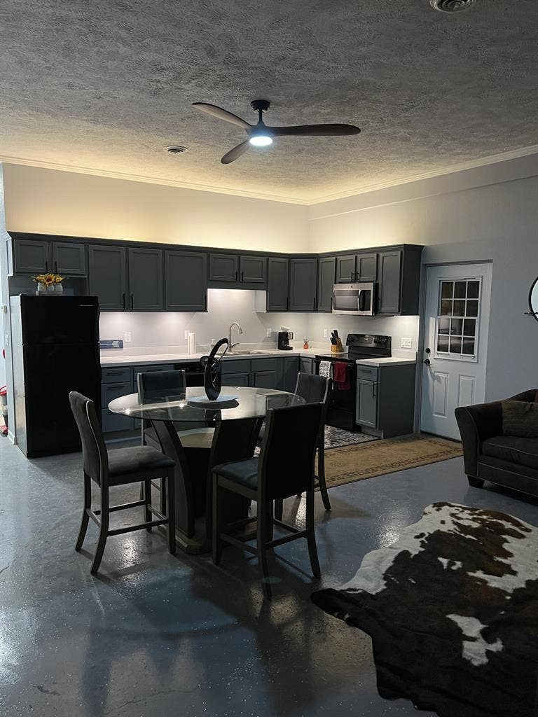 2 bed 1 bath apartment
