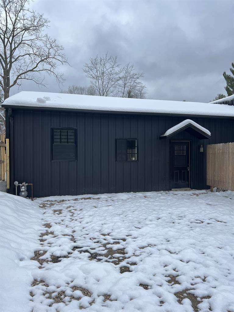 2 bed 1 bath apartment