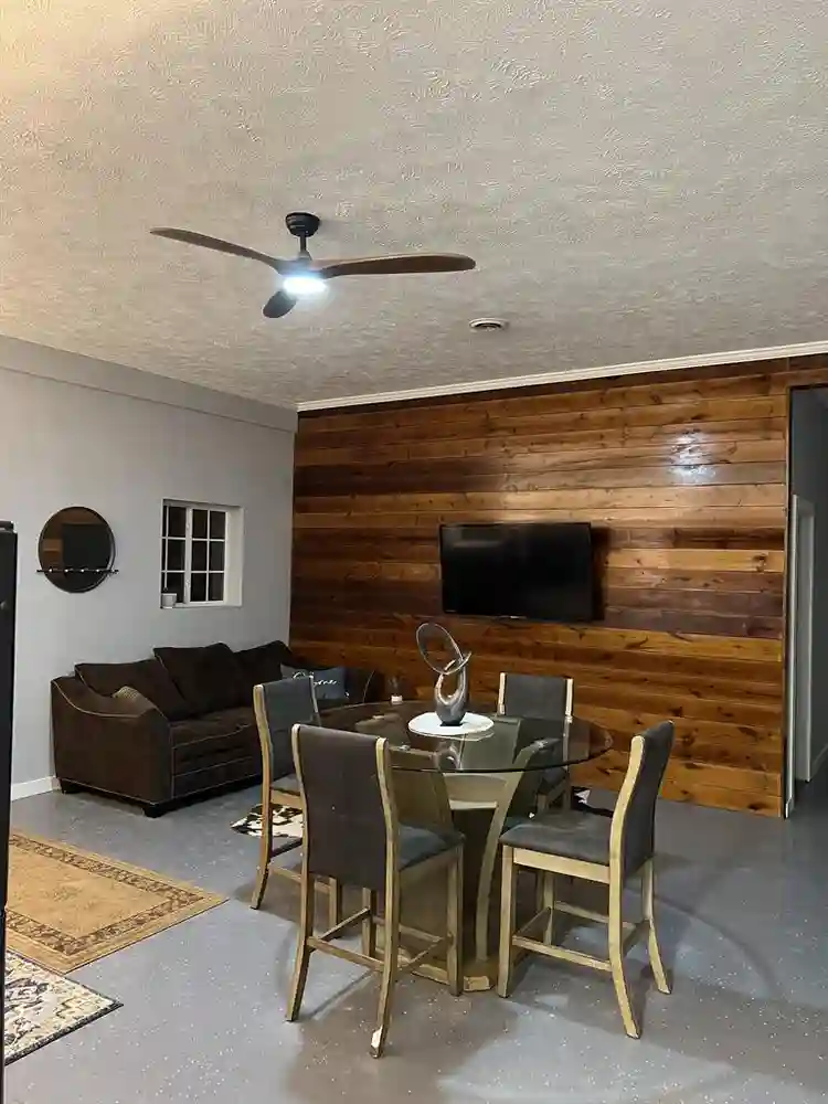 2 bed 1 bath apartment