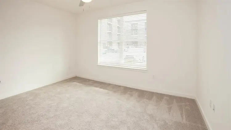 PRIVATE MASTER BR NOVEMBER MOVE-IN