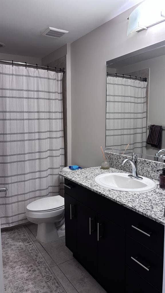Looking for Roomie to Casa Vera Apt