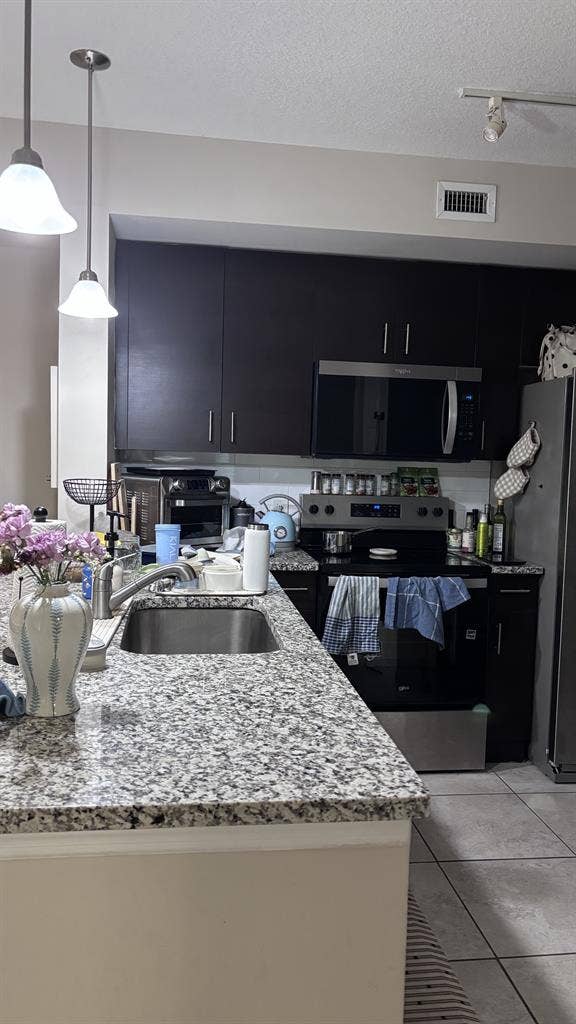 Looking for Roomie to Casa Vera Apt