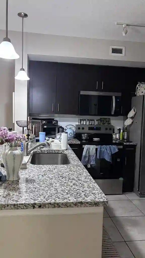 Looking for Roomie to Casa Vera Apt