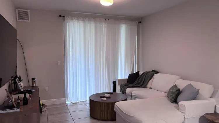 Looking for female roommate