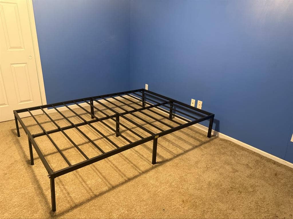 Blue Bedroom/ Apt B
