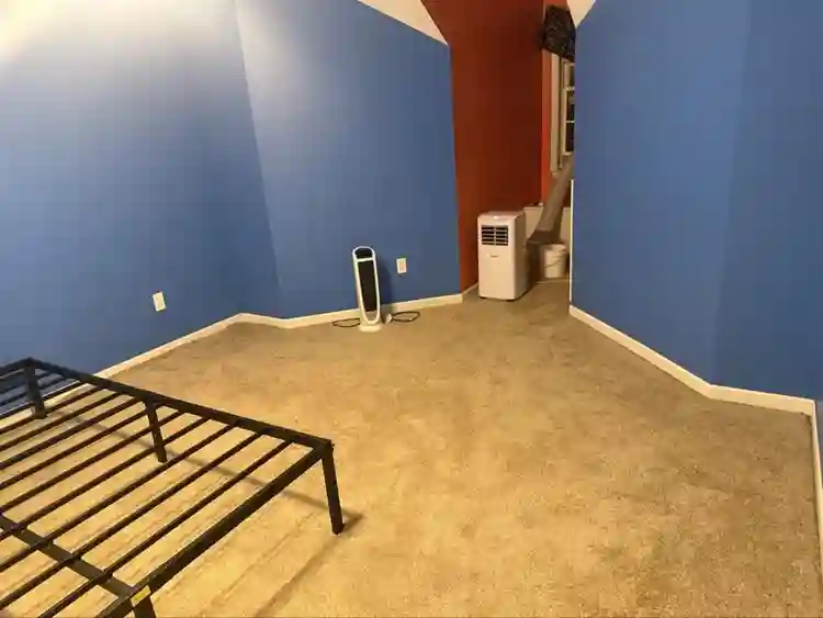 Blue Bedroom/ Apt B