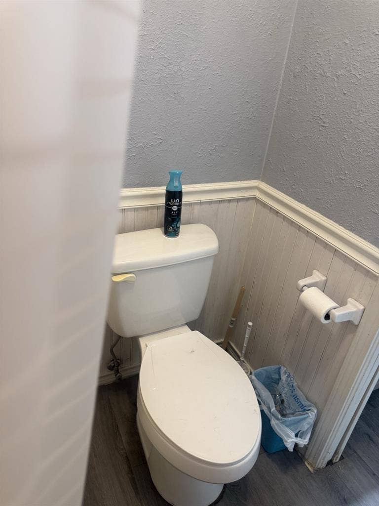 Blue Bedroom/ Apt B