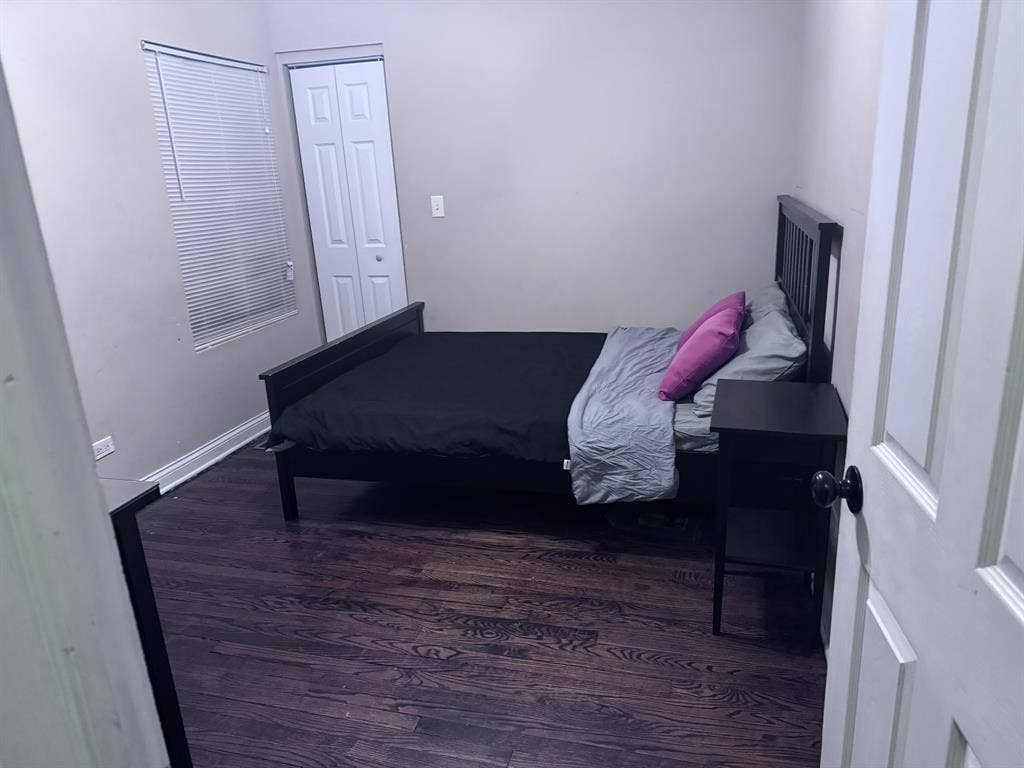 Bellwood room for rent