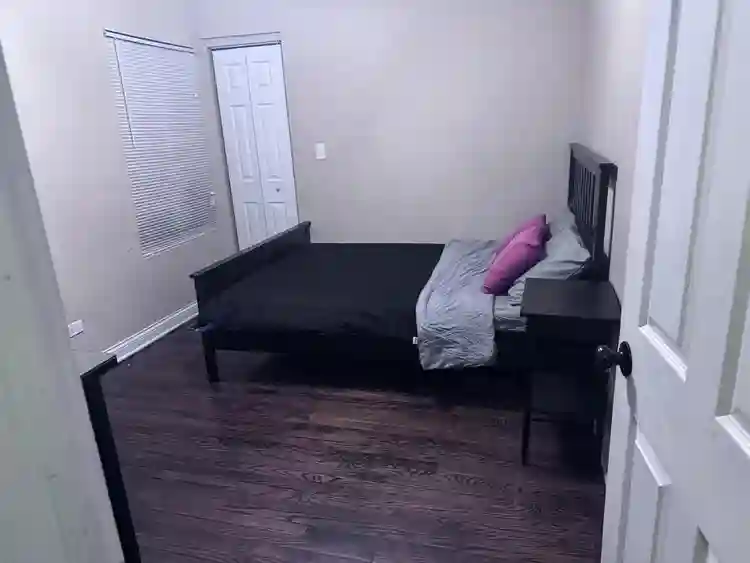 Bellwood room for rent