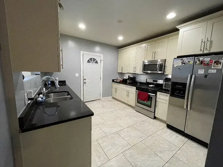 Bellwood room for rent