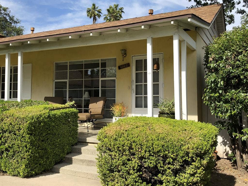 Walk to town Ojai Private/Peaceful