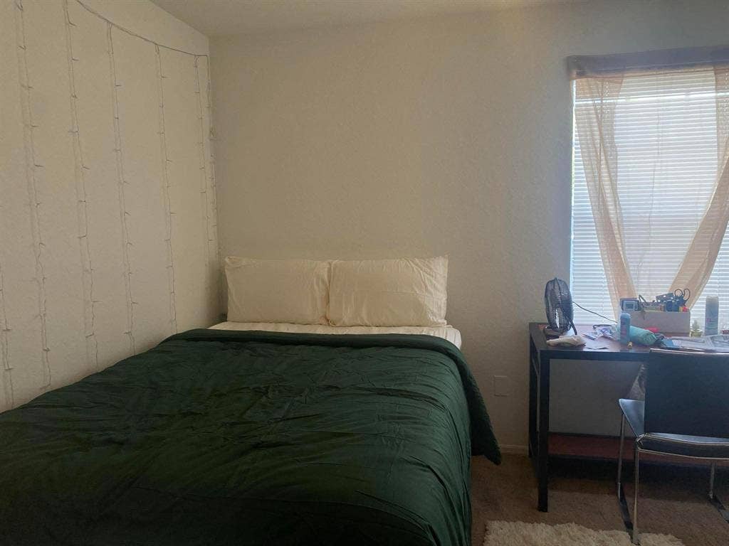 Room for rent: 720$